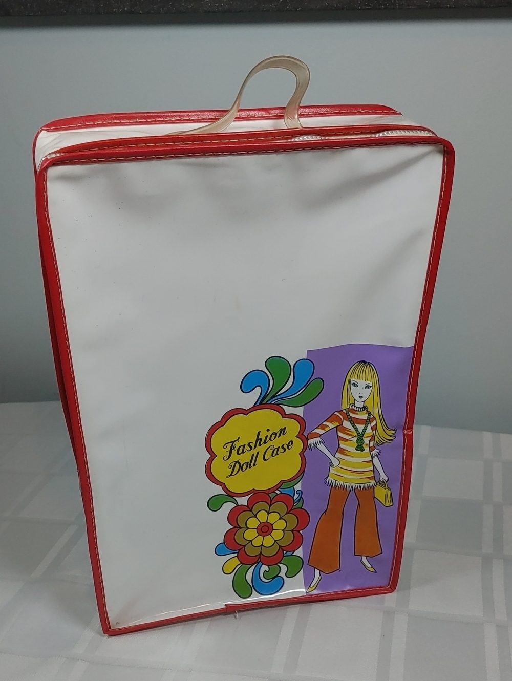 Vintage Early 1970s White & Red Fashion Doll Case (Not Mattel)